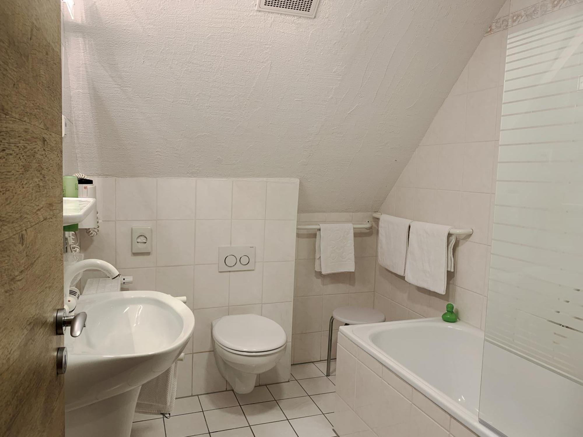 Unterreichenbach Landhotel Untere Kapfenhardter Muehle מראה חיצוני תמונה
