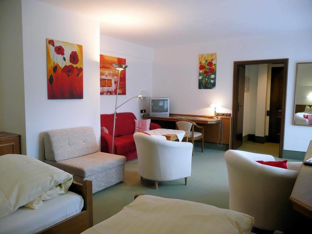 Unterreichenbach Landhotel Untere Kapfenhardter Muehle מראה חיצוני תמונה